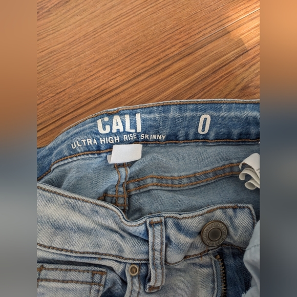 High Rise Skinny Jeans - Picture 4 of 4